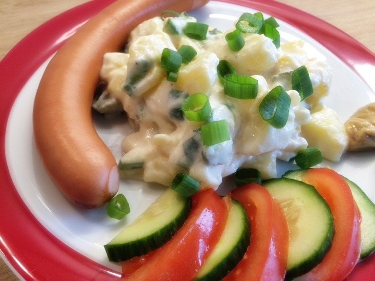 Kartoffelsalat mit Würstchen | Rezepte von Karin Knorr